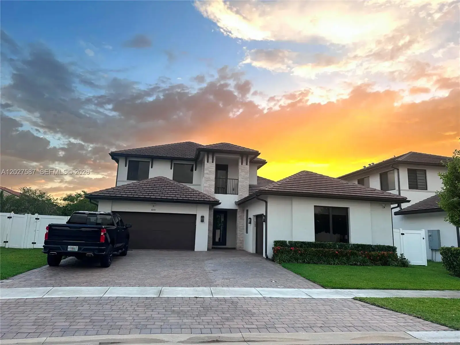 5 bedroom 4 bath Residential for sale at 4572 SW 178th Ave, Miramar FL 33029