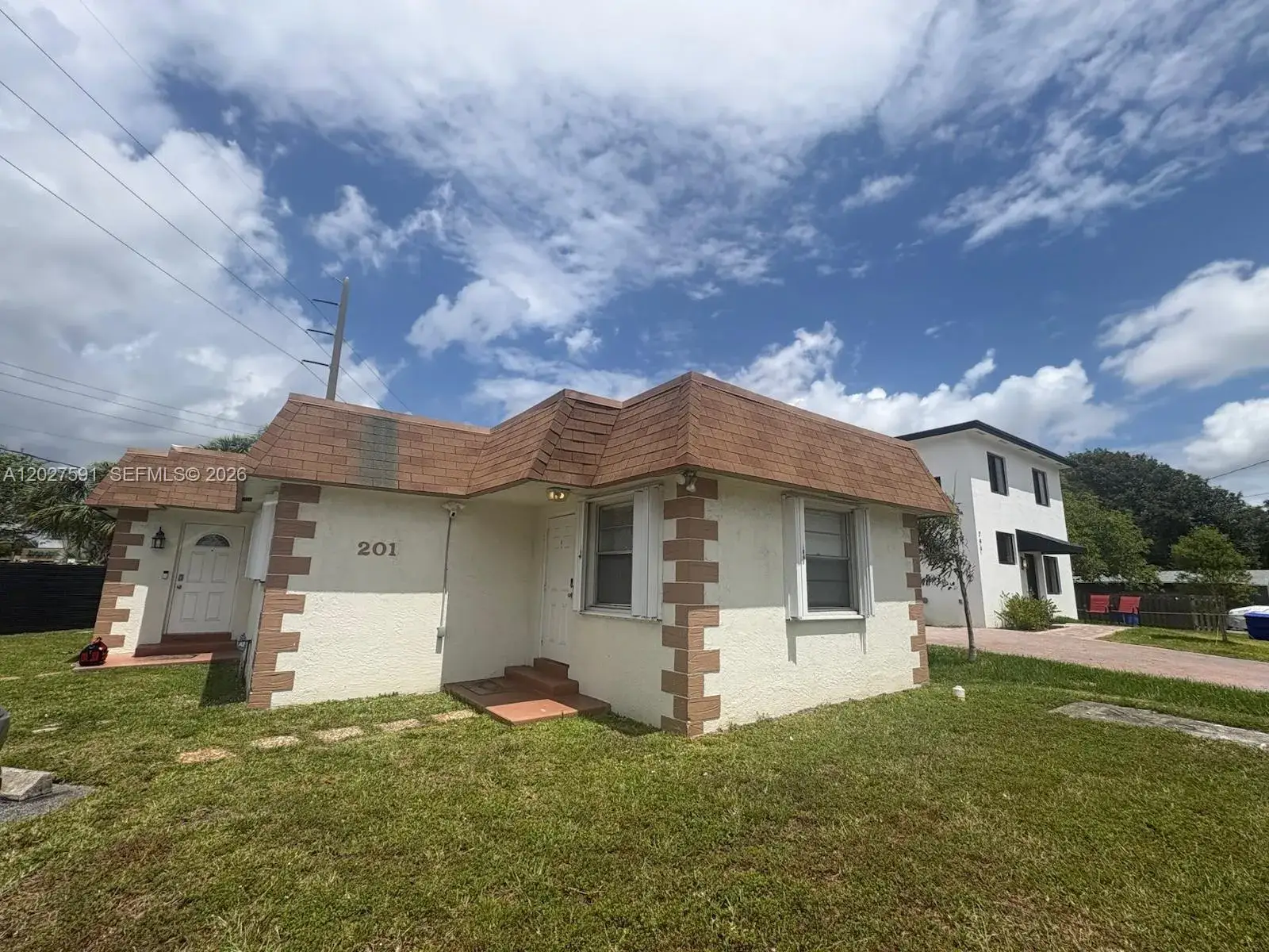 1 bedroom 1 bath Residential Lease for rent at 201 Columbus Pkwy # A, Hollywood FL 33021