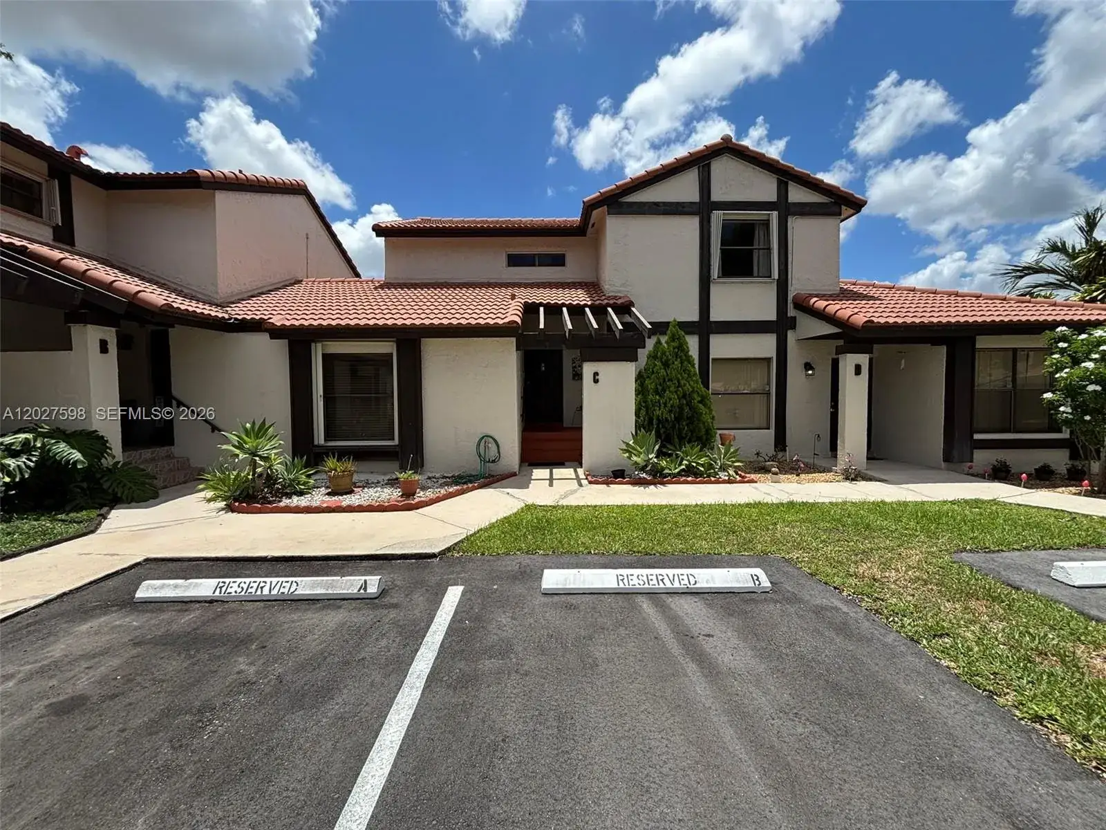 3 bedroom 2 bath Residential for sale at 14950 SW 49th Ln # 7C, Miami FL 33185