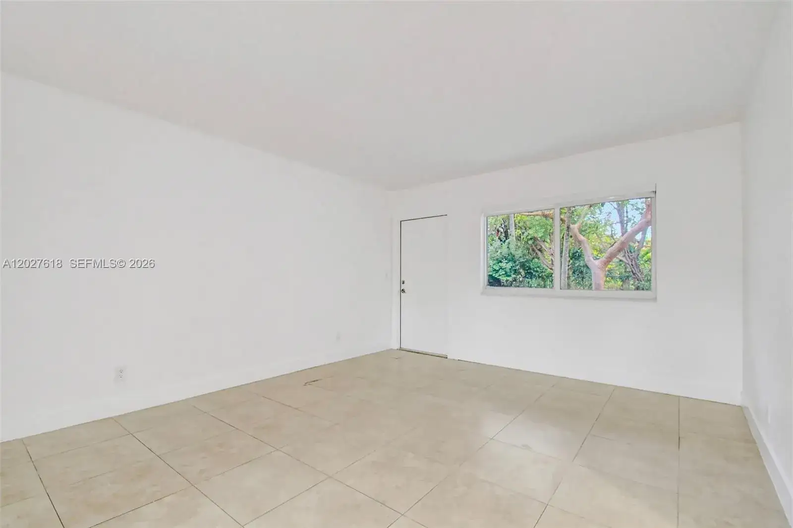 2 bedroom 1 bath Residential Lease for rent at 407 SE 9th Court # 1, Hallandale Beach FL 33009