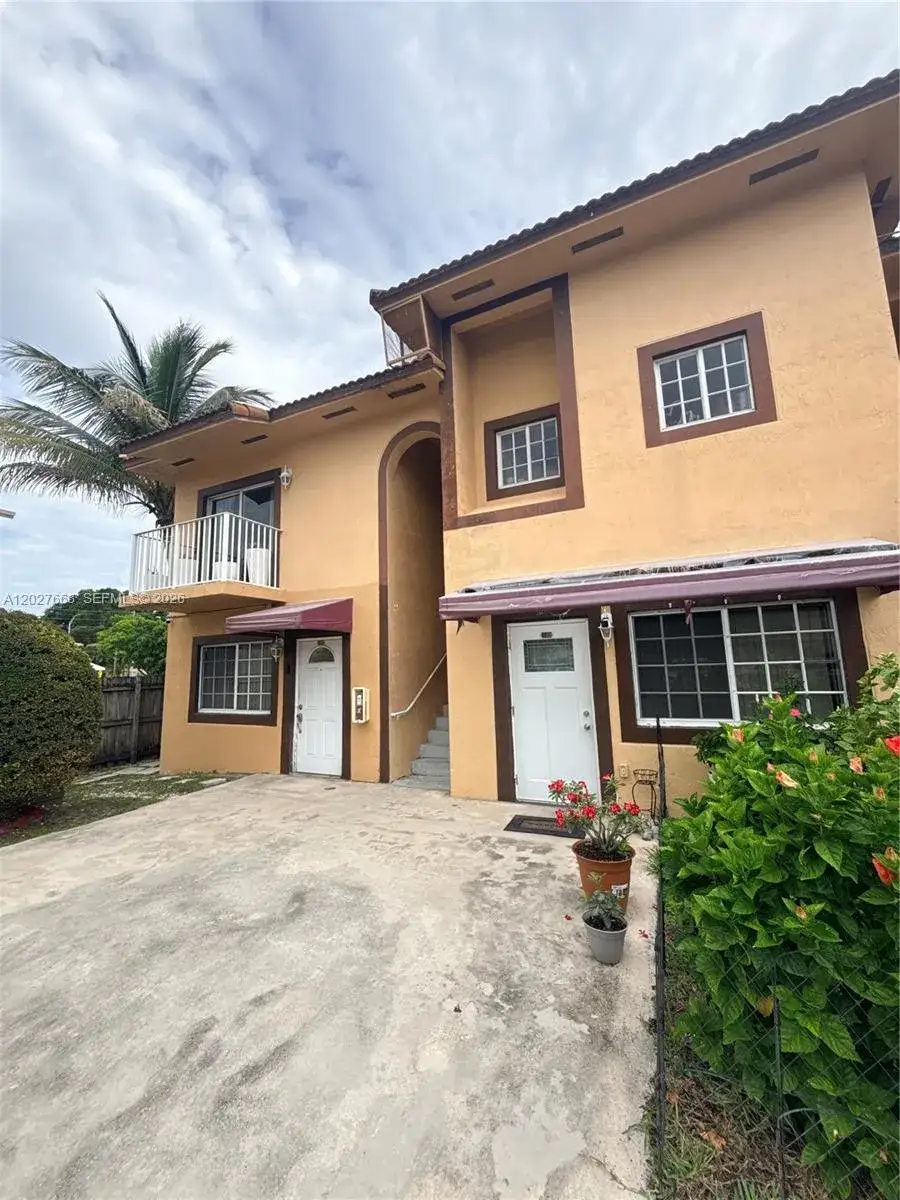 3 bedroom 2 bath Residential Lease for rent at 340 E 5th St # 202, Hialeah FL 33010