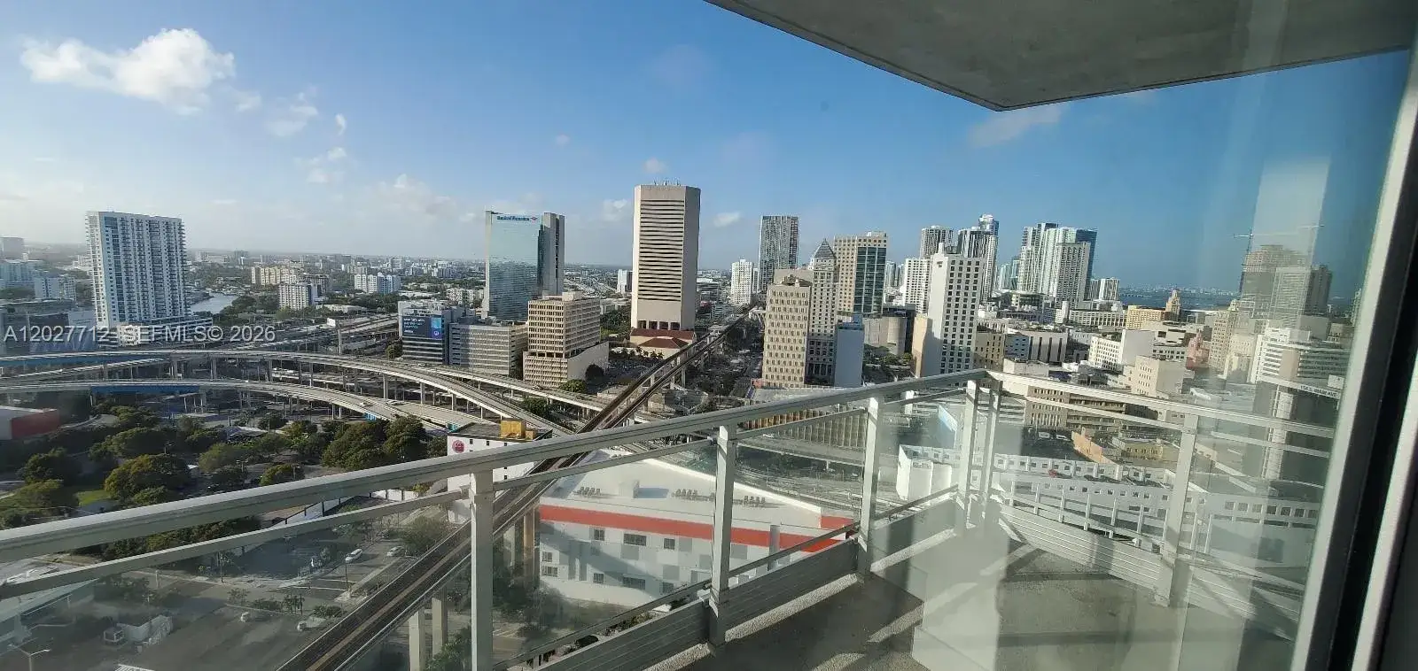 1 bedroom 1 bath Residential Lease for rent at 90 SW 3rd St # 2705, Miami FL 33130
