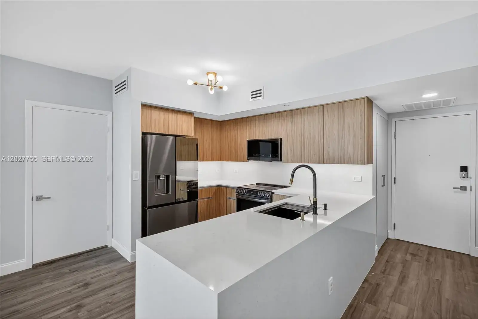 2 bedroom 2 bath Residential Lease for rent at 350 S Miami Ave # 1705, Miami FL 33130
