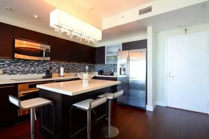 2 bedroom 2 bath Residential Lease for rent at 90 SW 3rd St # 3807, Miami FL 33130