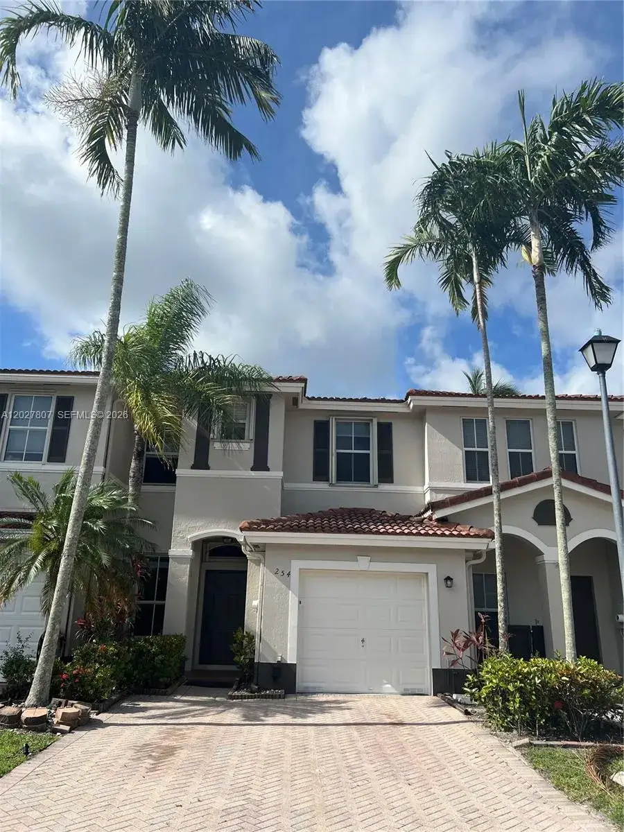 3 bedroom 2 bath Residential Lease for rent at 254 Riverwalk Cir # 254, Sunrise FL 33326