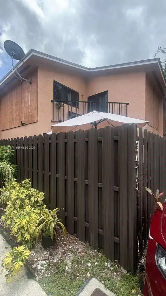 2 bedroom 1 bath Residential for sale at 3473 SW 52nd Ave, Pembroke Pines FL 33023