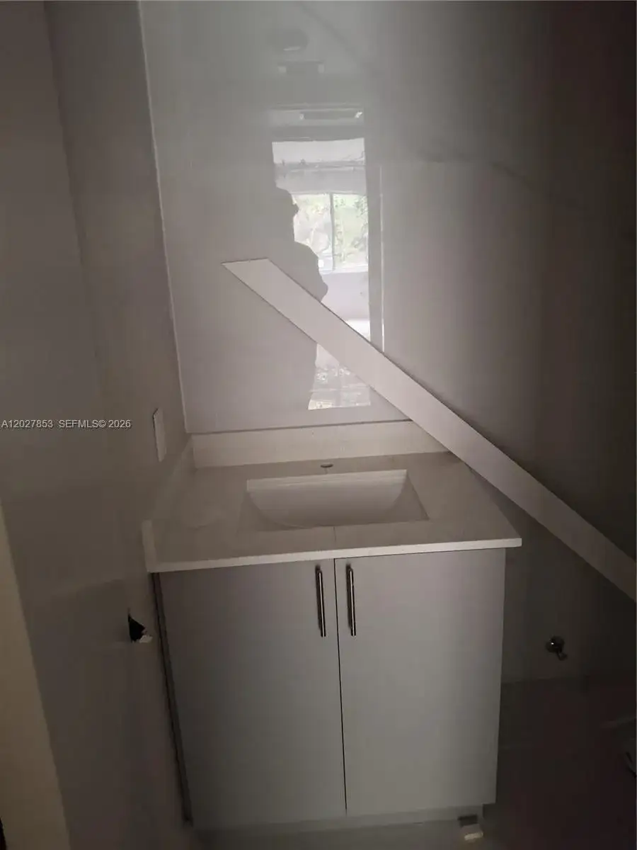 1 bedroom 1 bath Residential for sale at 13480 NE 6th Ave # 207, North Miami FL 33161
