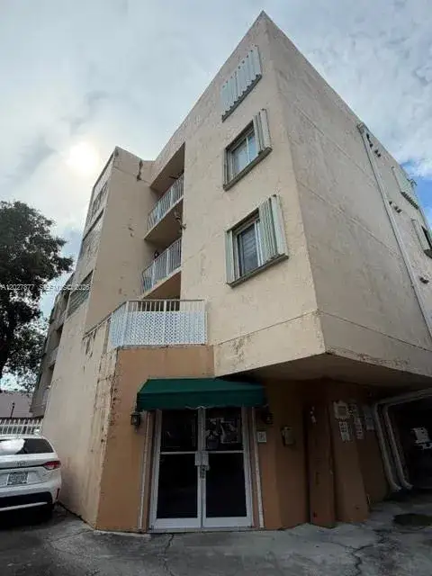 2 bedroom 2 bath Residential for sale at 814 NW 36th Ave # 208, Miami FL 33125