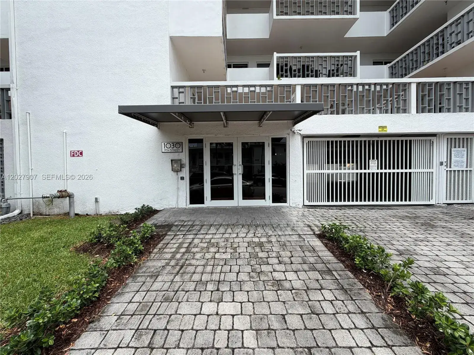 1 bedroom 1 bath Residential Lease for rent at 1030 9th St # 204, Miami Beach FL 33139