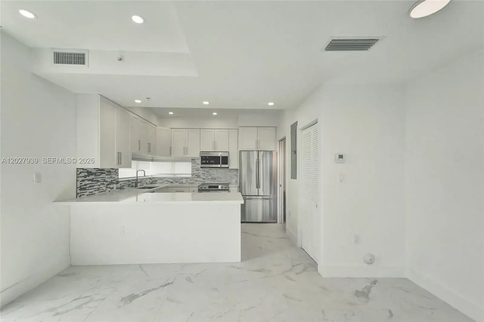 2 bedroom 12 bath Residential Lease for rent at 7645 Carlyle Ave # 5, Miami Beach FL 33141