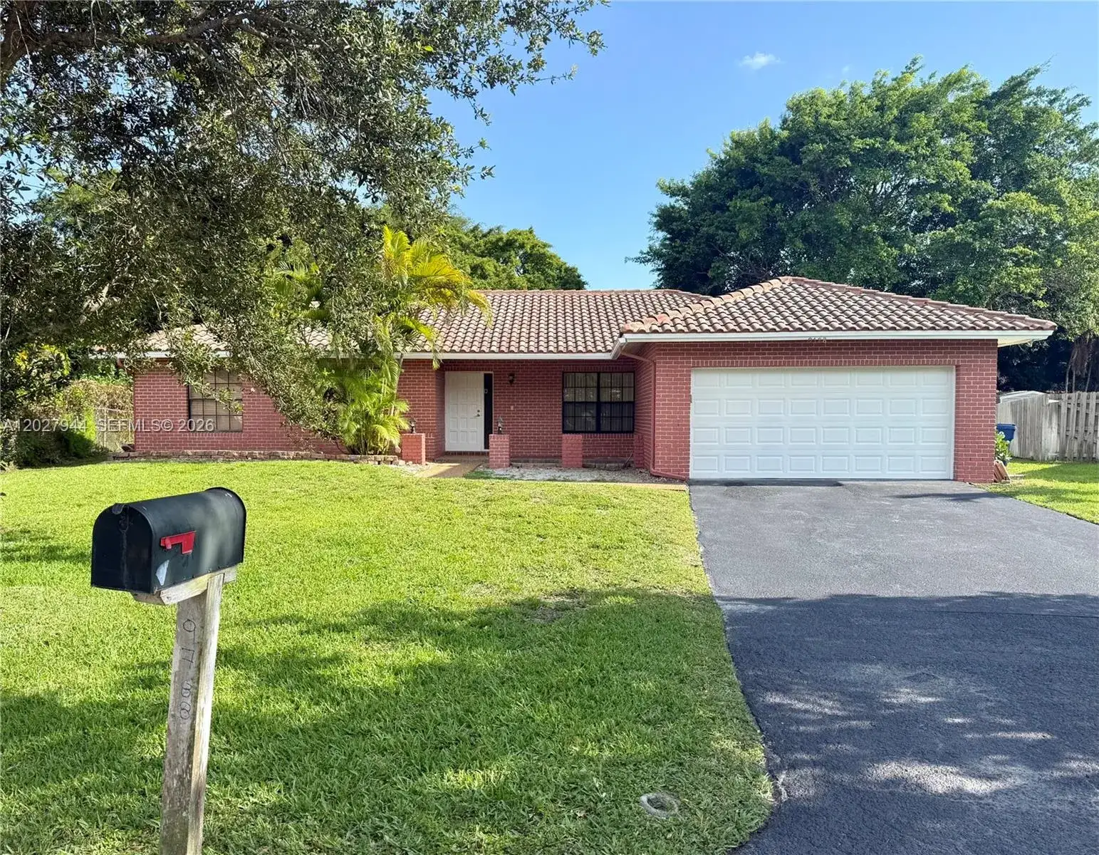 4 bedroom 3 bath Residential Lease for rent at 9788 NW 3rd Mnr, Coral Springs FL 33071
