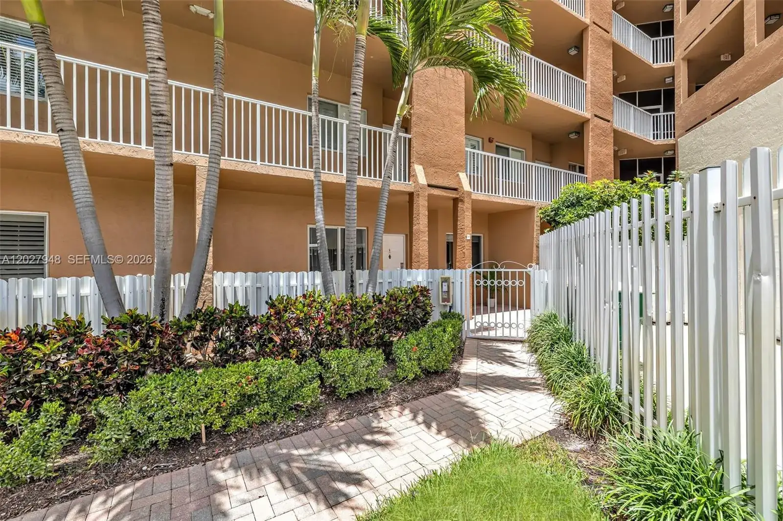 2 bedroom 2 bath Residential for sale at 7715 Yardley Dr # 106, Tamarac FL 33321