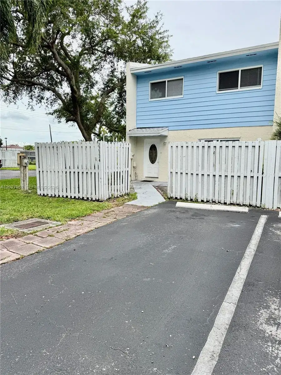 3 bedroom 2 bath Residential Lease for rent at 22334 SW 103rd Ct # 0, Cutler Bay FL 33190