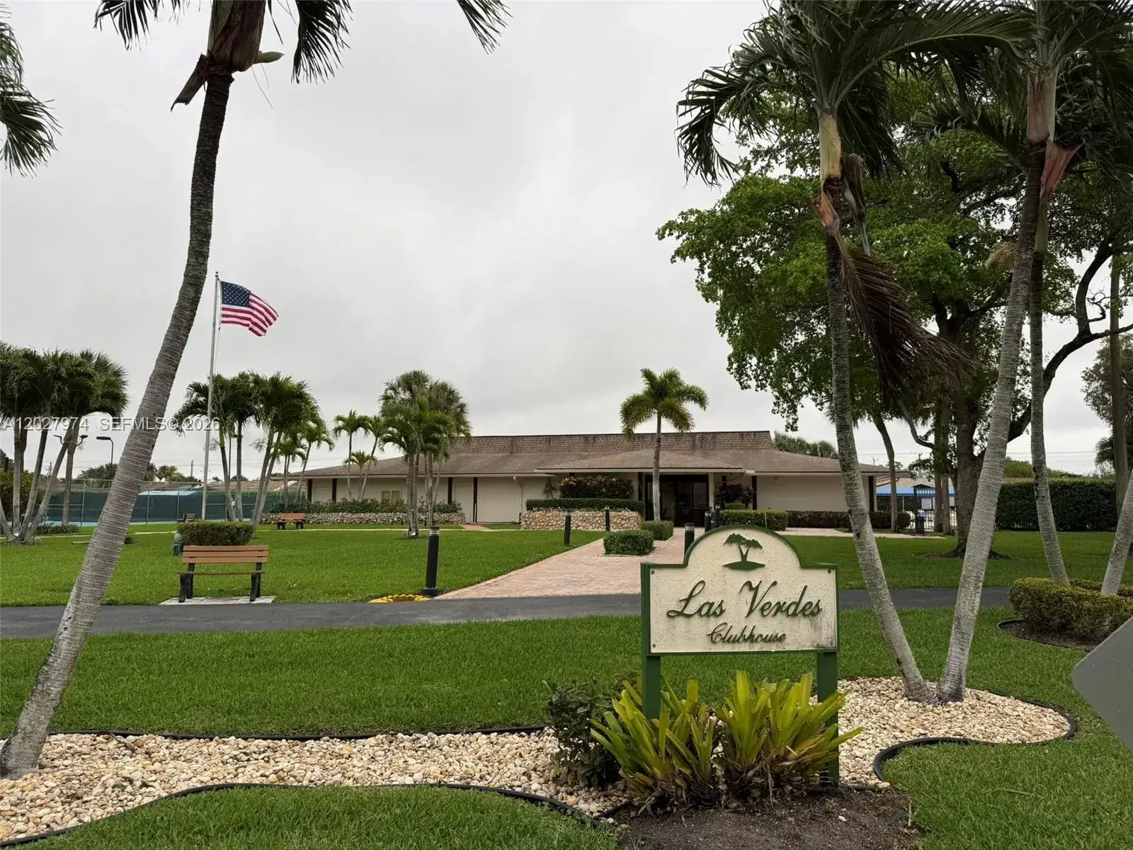 2 bedroom 2 bath Residential for sale at 5220 Las Verdes Cir # 114, Delray Beach FL 33484