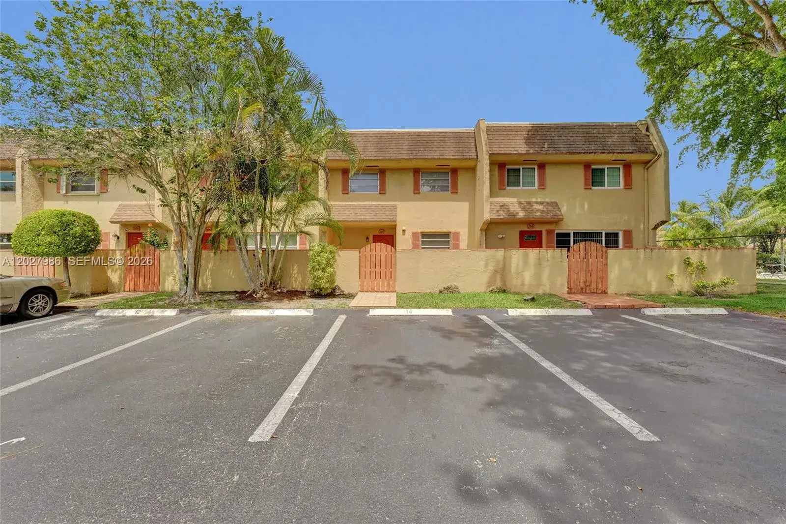7175 Nova Dr # 107, Davie FL 33317