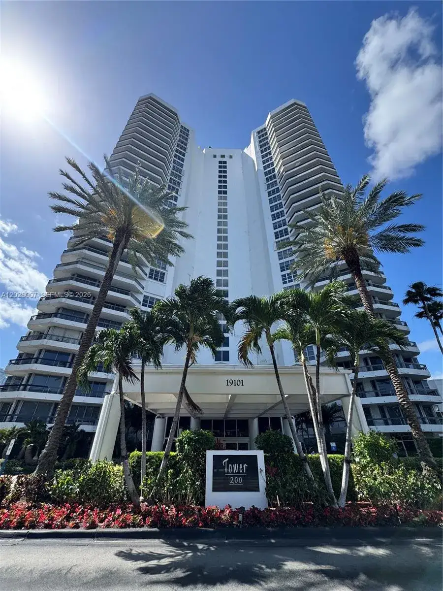 2 bedroom 2 bath Residential Lease for rent at 19101 NE 36th Ct # 1005, Aventura FL 33180