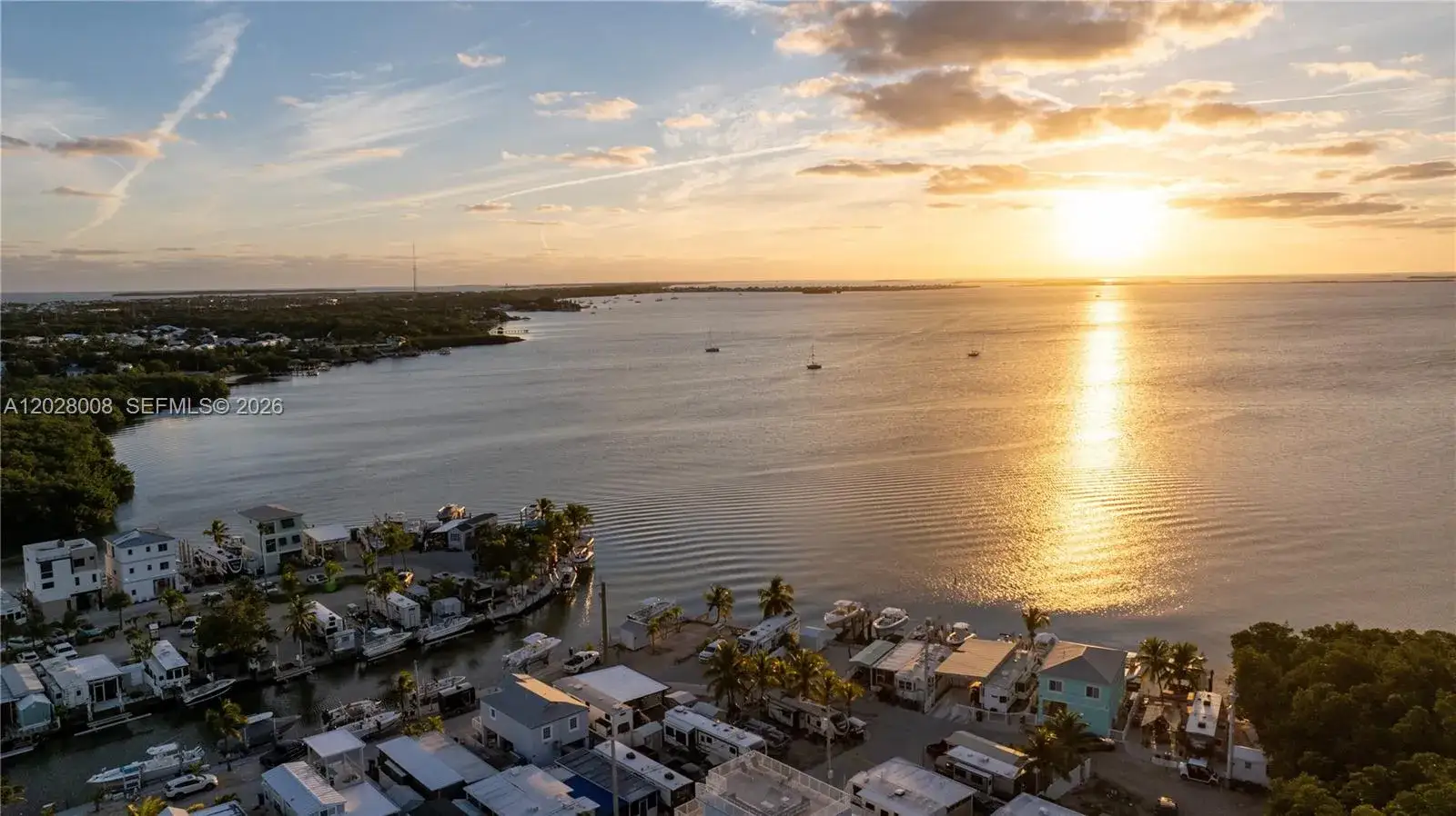 1 bedroom 2 bath Residential for sale at 325 Calusa Street, Key Largo FL 33037