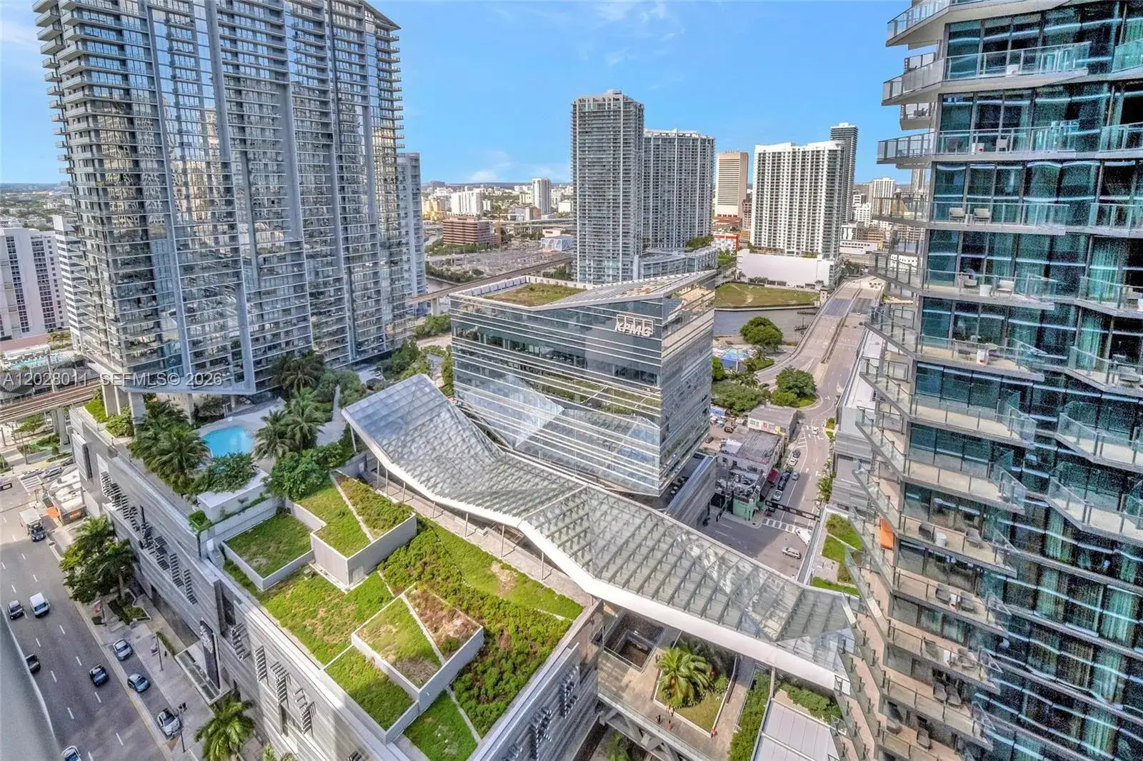 3 bedroom 3 bath Residential Lease for rent at 801 S Miami Ave # 2909, Miami FL 33130