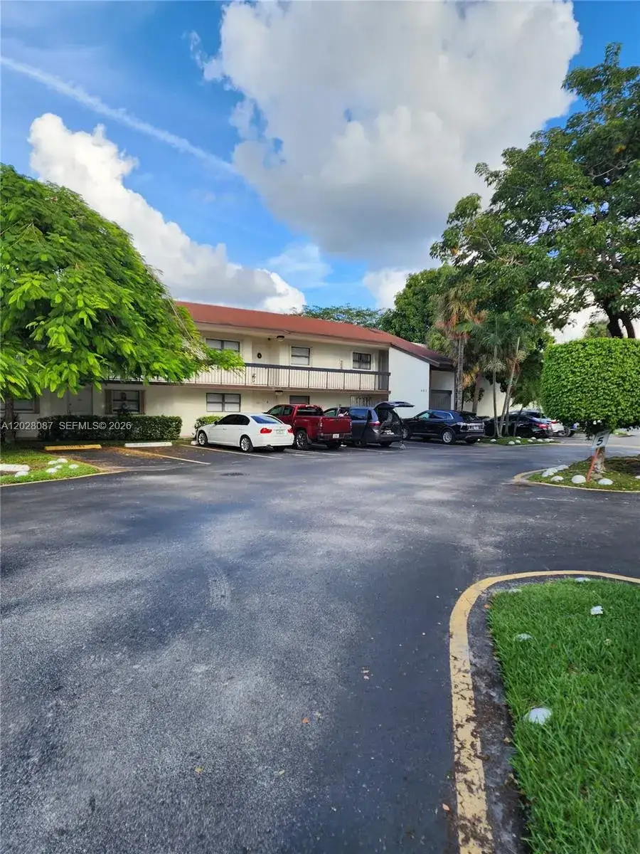 2 bedroom 1 bath Residential Lease for rent at 461 NW 107 Ave # 102, Miami FL 33172