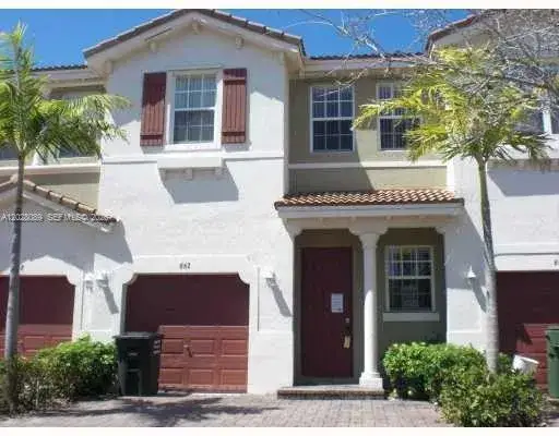 3 bedroom 2 bath Residential Lease for rent at 662 NE 21st Ter, Homestead FL 33033