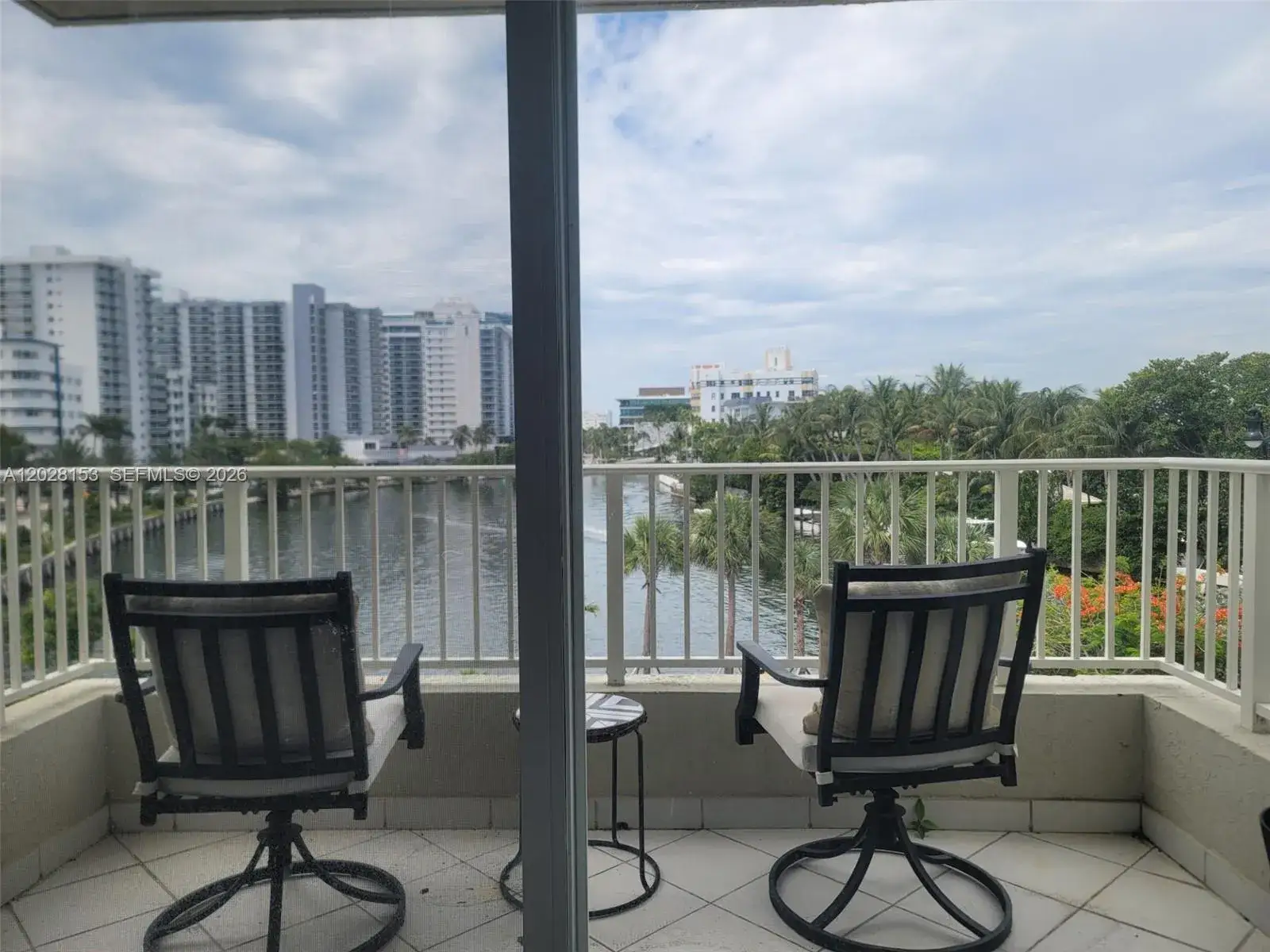 2 bedroom 2 bath Residential for sale at 2600 Collins Ave # 411, Miami Beach FL 33140
