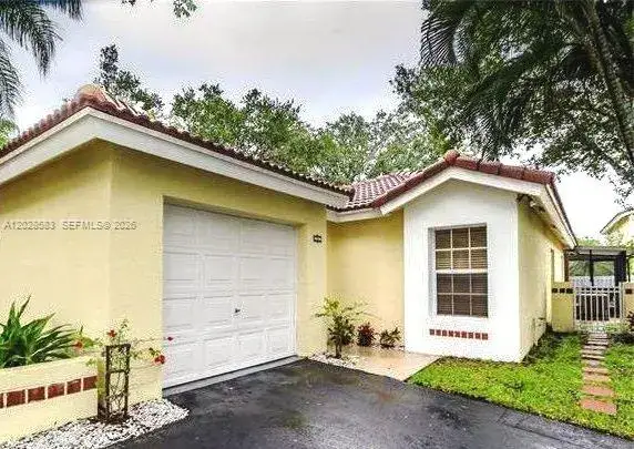 3 bedroom 2 bath Residential for sale at 1341 Seagrape Cir, Weston FL 33326