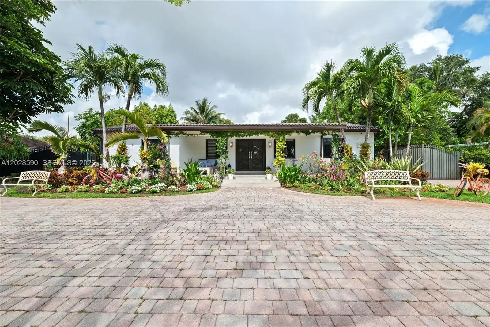 6 bedroom 4 bath Residential for sale at 13700 N Miami Ave, Miami FL 33168