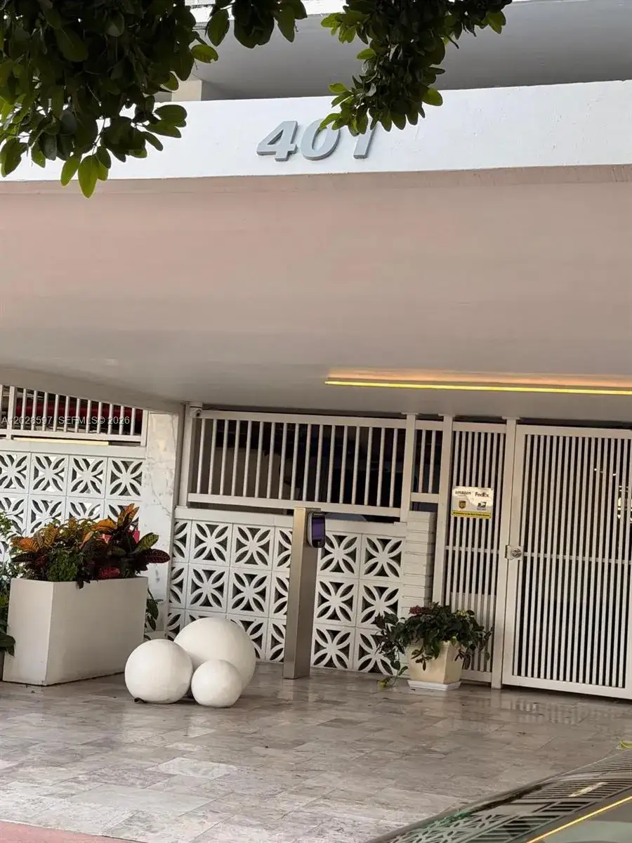 1 bedroom 1 bath Residential for sale at 401 Ocean Dr # 224, Miami Beach FL 33139