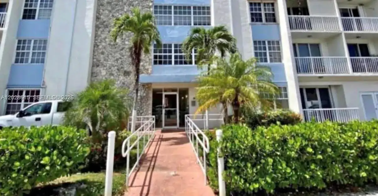 2 bedroom 1 bath Residential Lease for rent at 3551 SW 9th Ter # 409, Miami FL 33135