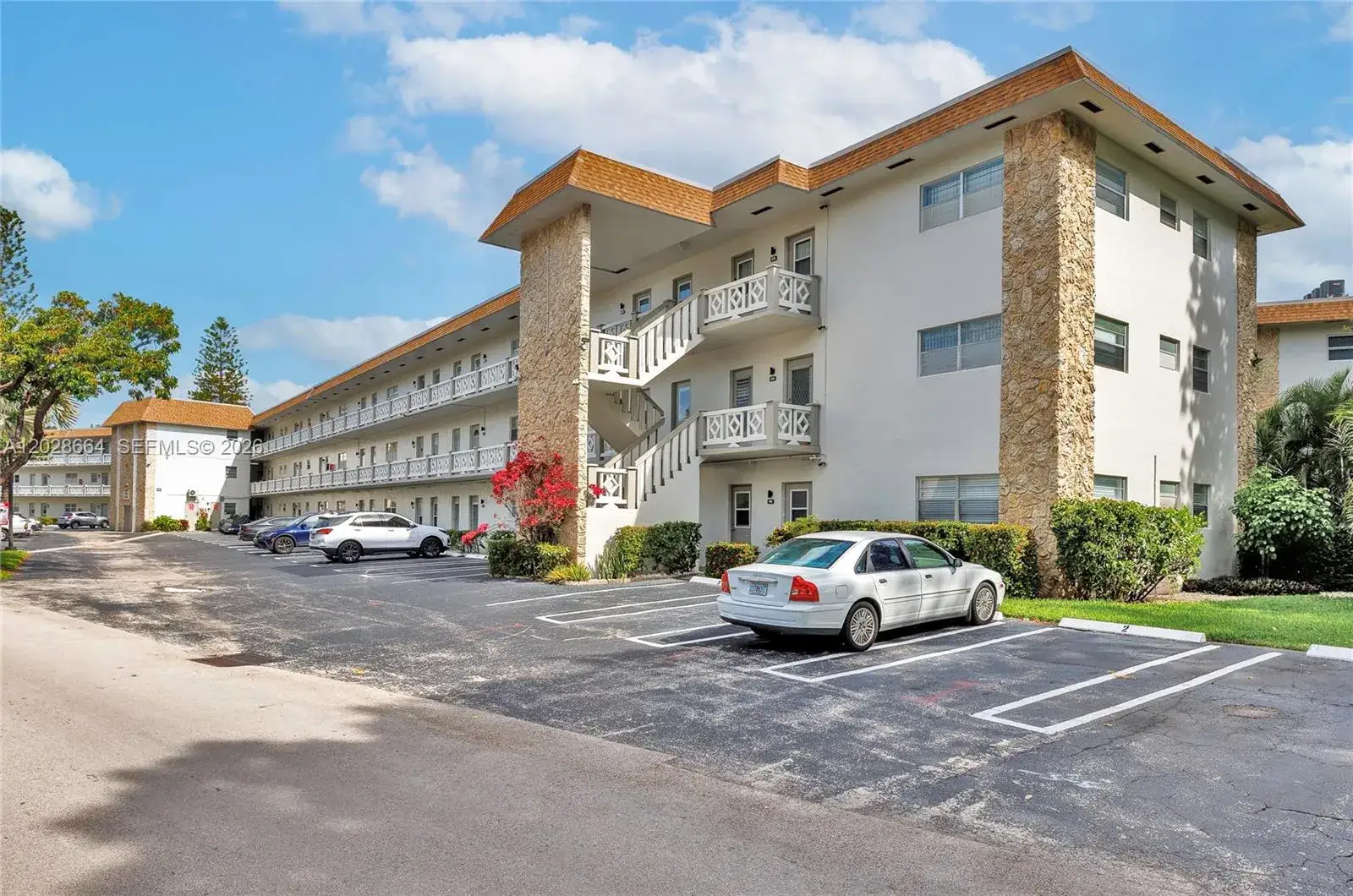 2 bedroom 2 bath Residential for sale at 4805 NW 35th St # 416, Lauderdale Lakes FL 33319