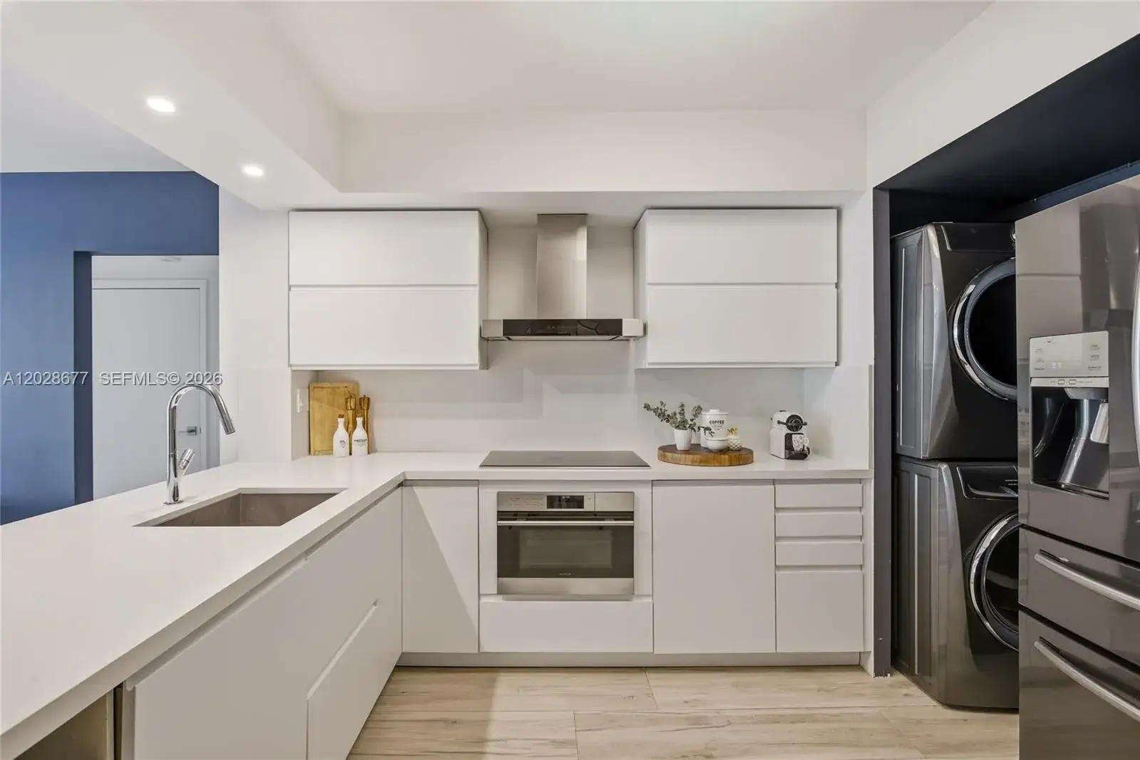 2 bedroom 2 bath Residential Lease for rent at 31 SE 5th St # 2410, Miami FL 33131