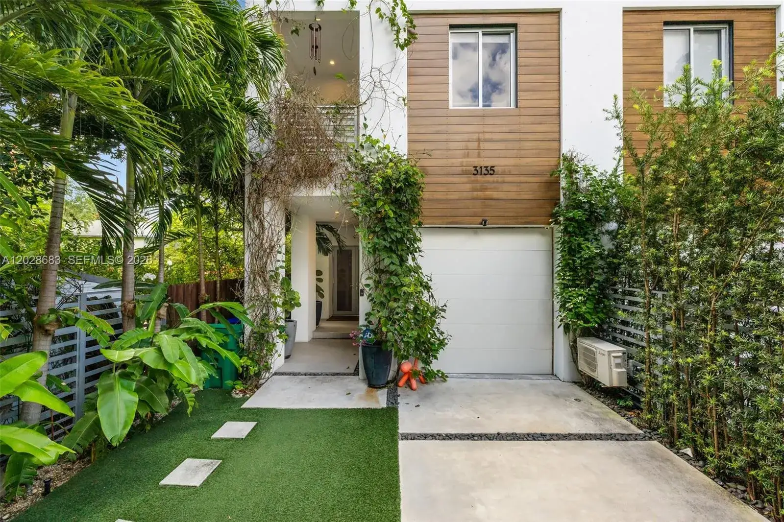 3 bedroom 4 bath Residential Lease for rent at 3135 Ohio St # 3135, Miami FL 33133