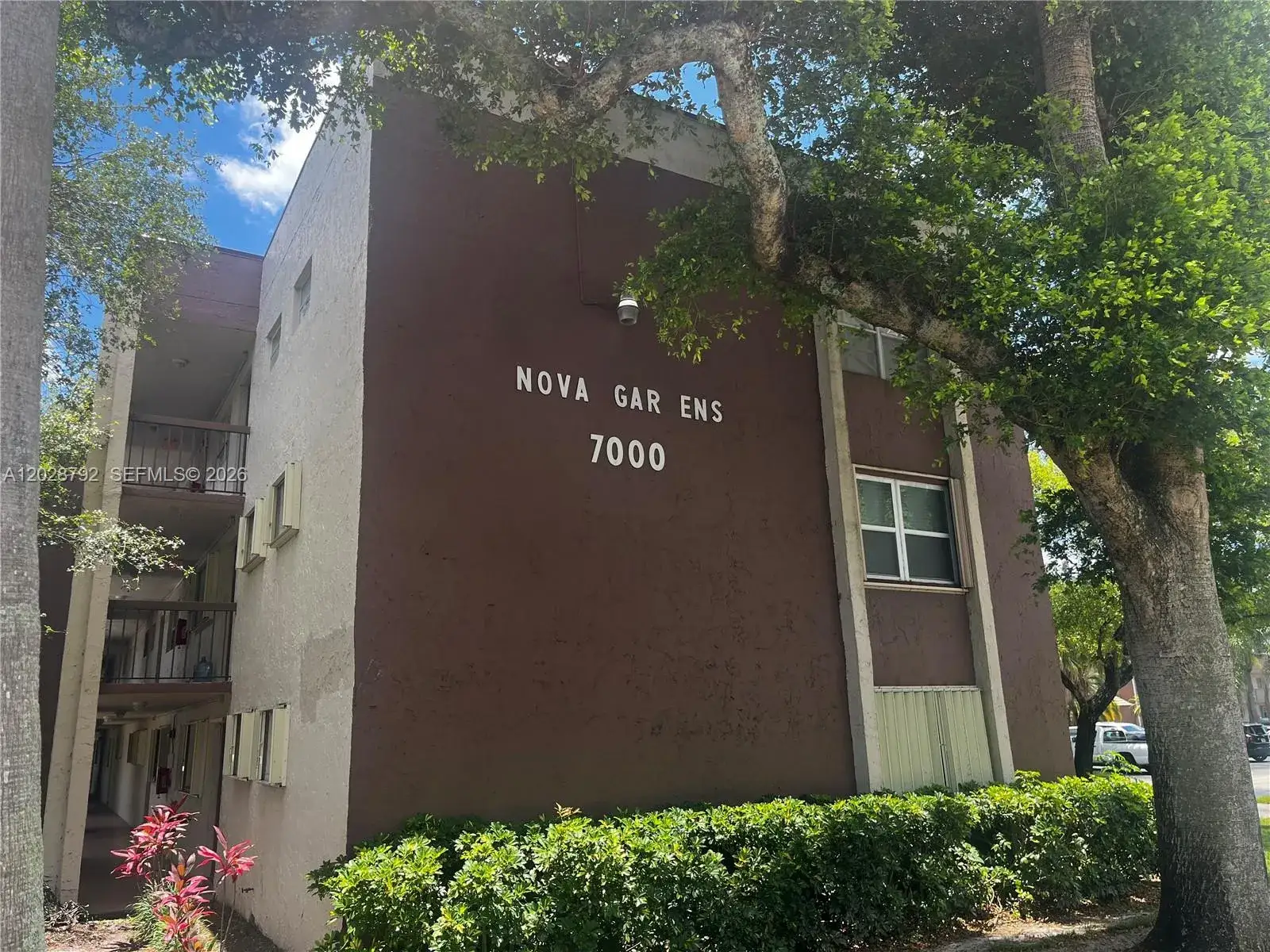 2 bedroom 2 bath Residential Lease for rent at 7000 Nova Dr # 103E, Davie FL 33317
