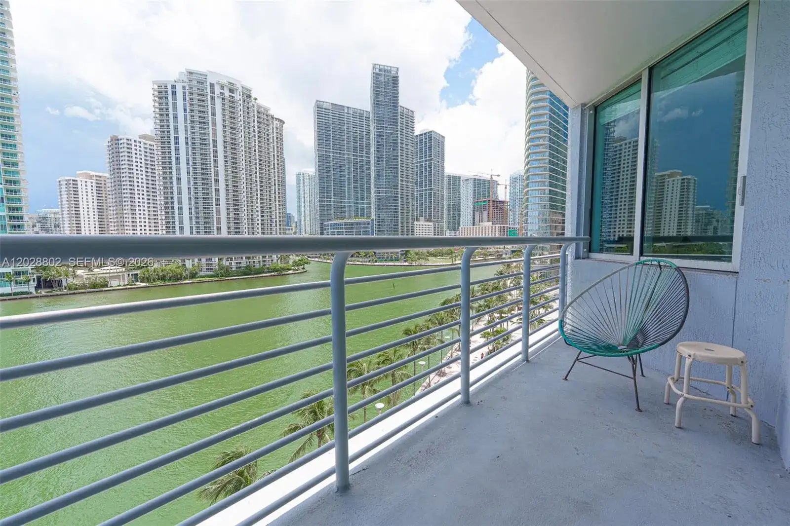 2 bedroom 2 bath Residential Lease for rent at 325 S Biscayne Blvd # 821, Miami FL 33131