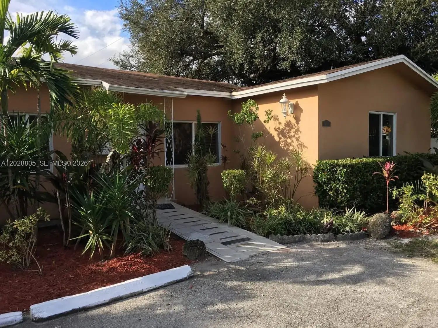 3 bedroom 2 bath Residential Lease for rent at 6134 SW 22nd St, Miami FL 33155