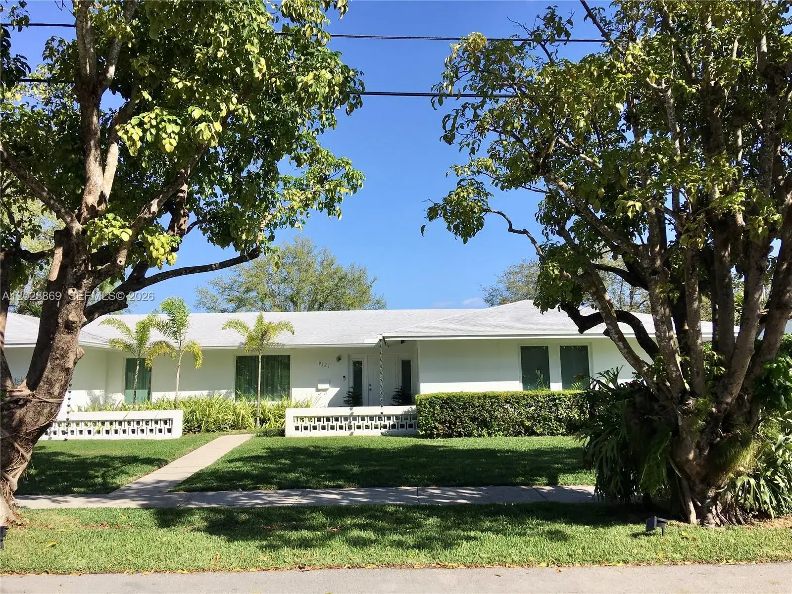 4 bedroom 3 bath Residential Lease for rent at 9121 SW 85th St, Miami FL 33173