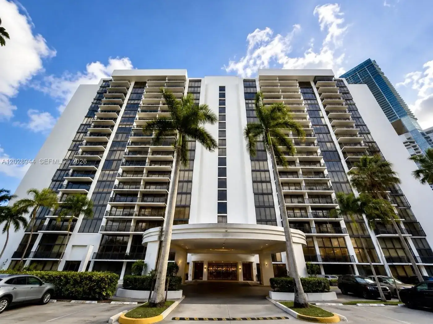 2 bedroom 2 bath Residential for sale at 1450 Brickell Bay Dr # 810, Miami FL 33131