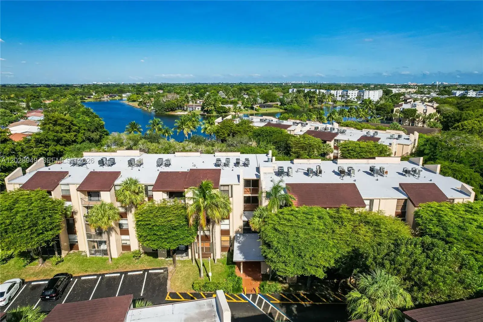1 bedroom 1 bath Residential for sale at 14501 N Kendall Dr # 212H, Miami FL 33186