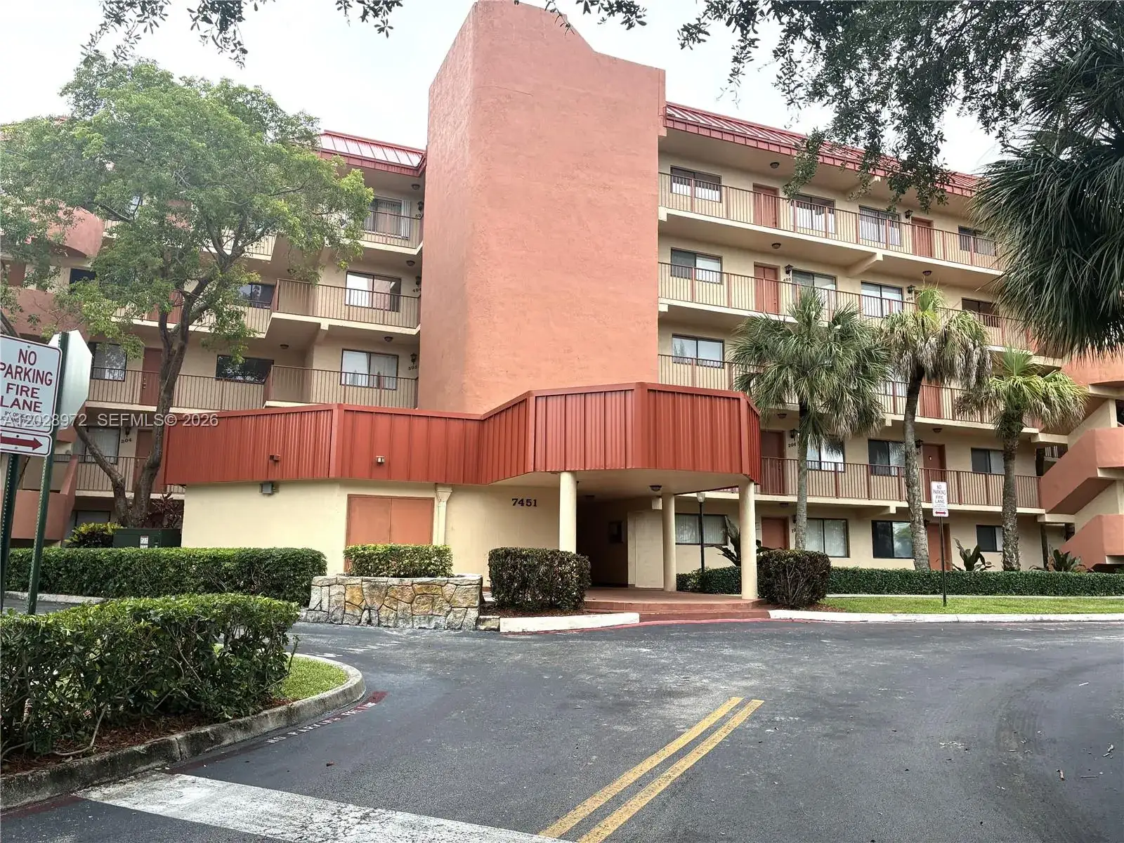 2 bedroom 2 bath Residential for sale at 7451 NW 16th St # 403, Plantation FL 33313