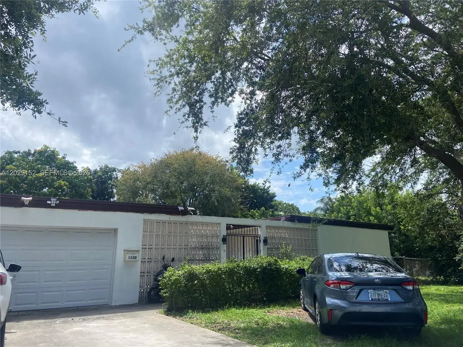 5 bedroom 4 bath Residential for sale at 1220 S 29th Ave, Hollywood FL 33020
