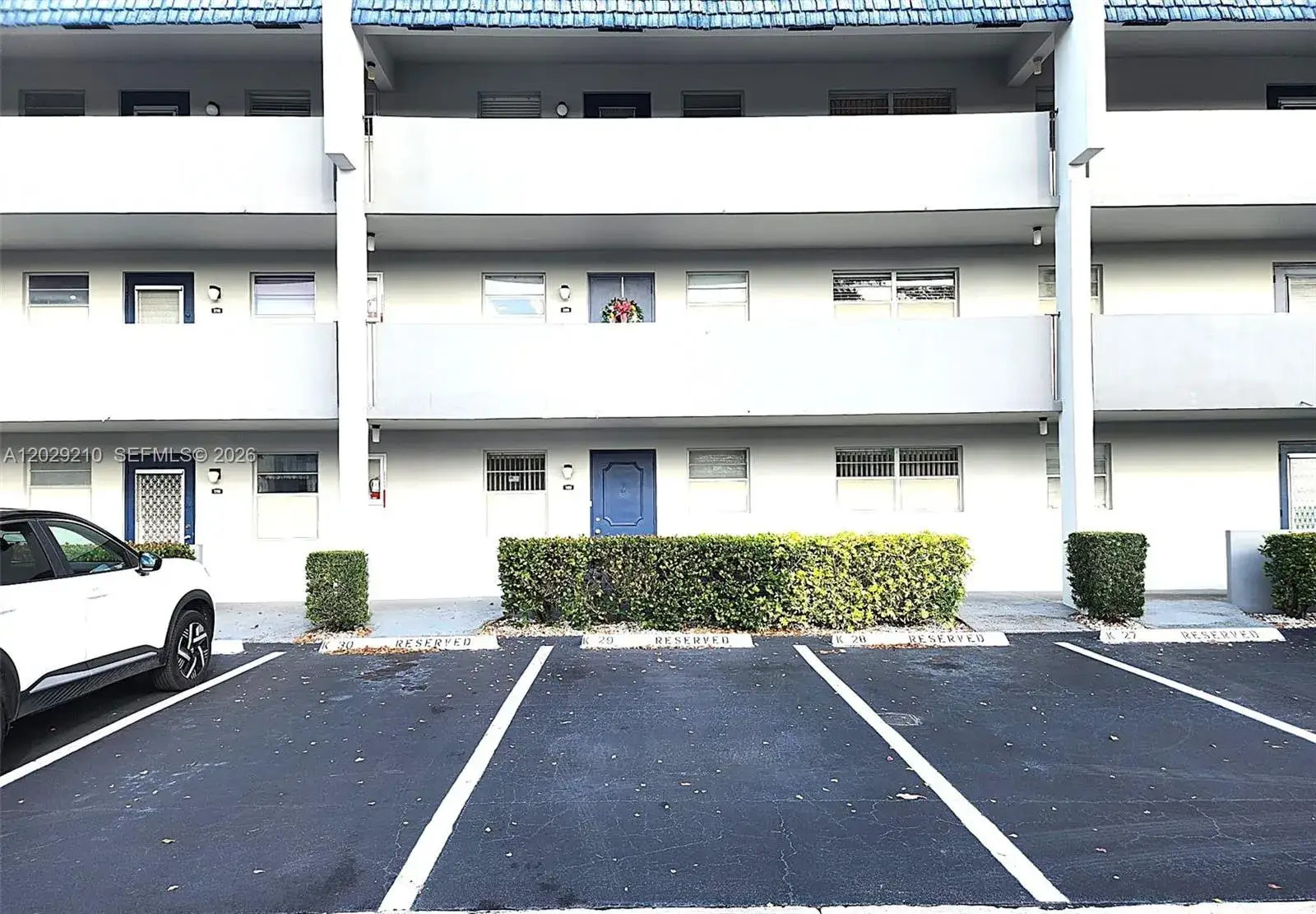 2 bedroom 2 bath Residential for sale at 7787 Golf Circle Drive # 109, Margate FL 33063