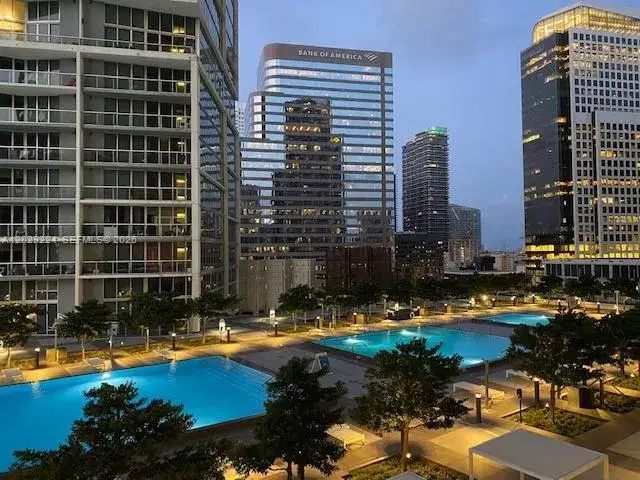 1 bedroom 1 bath Residential Lease for rent at 475 Brickell Ave # 1611, Miami FL 33131