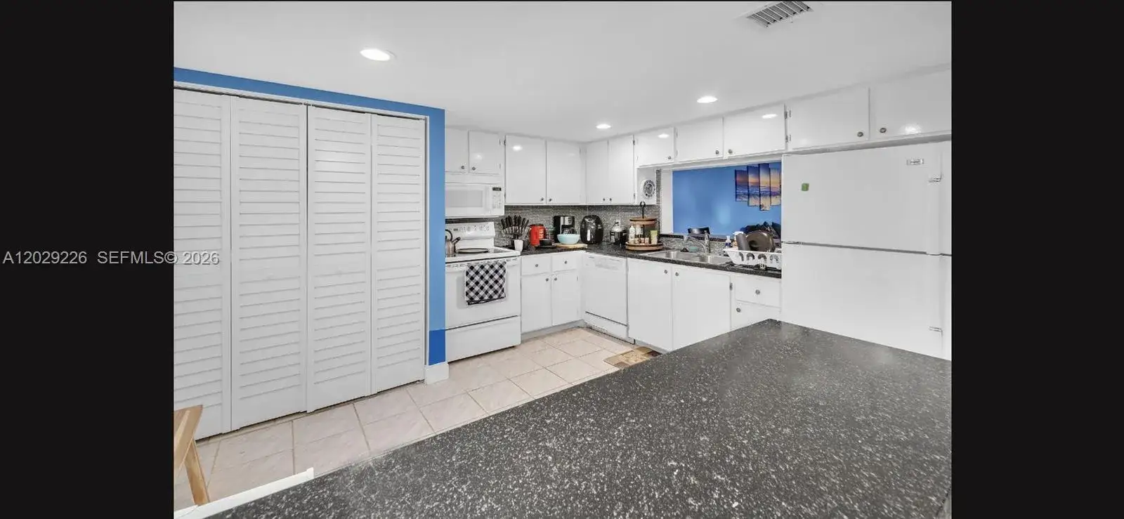 3 bedroom 2 bath Residential for sale at 9427 NW 42nd St, Sunrise FL 33351