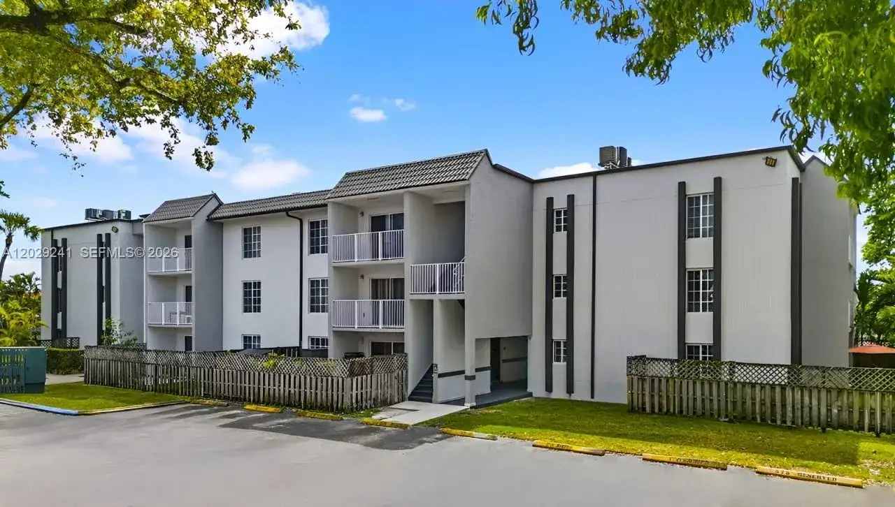 2 bedroom 2 bath Residential for sale at 5020 NW 79th Ave # 303, Doral FL 33166