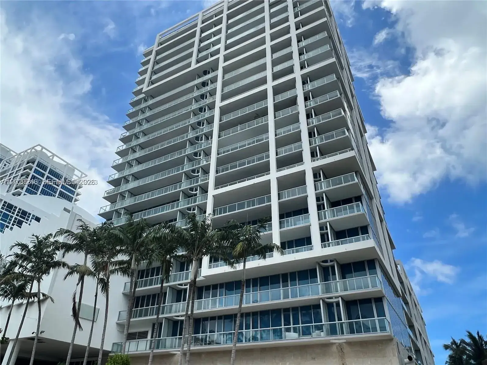 1 bedroom 1 bath Residential Lease for rent at 6799 Collins Ave # 1501, Miami Beach FL 33141
