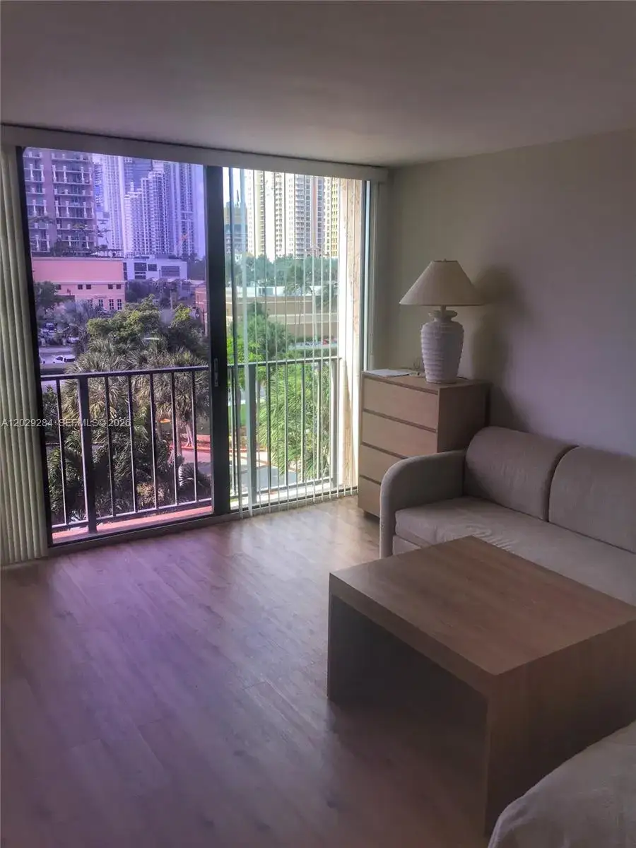 1 bedroom 1 bath Residential Lease for rent at 210 174th St # 515, Sunny Isles Beach FL 33160
