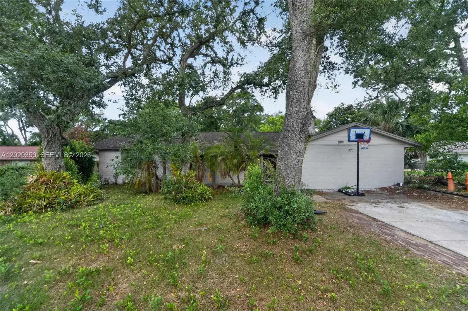 3 bedroom 2 bath Residential for sale at 570 N HART BLVD, Orlando FL 32818