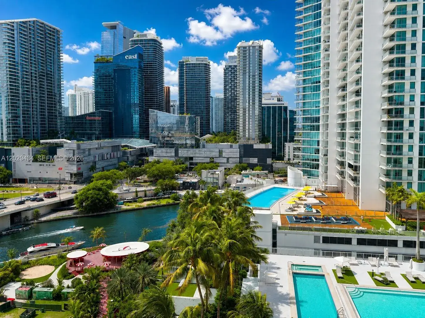 1 bedroom 1 bath Residential Lease for rent at 90 SW 3rd St # 1703, Miami FL 33130
