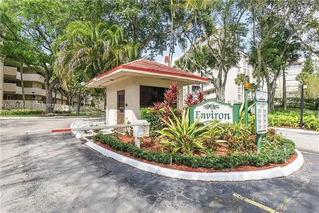 2 bedroom 2 bath Residential for sale at 7081 Environ Blvd # 242, Lauderhill FL 33319