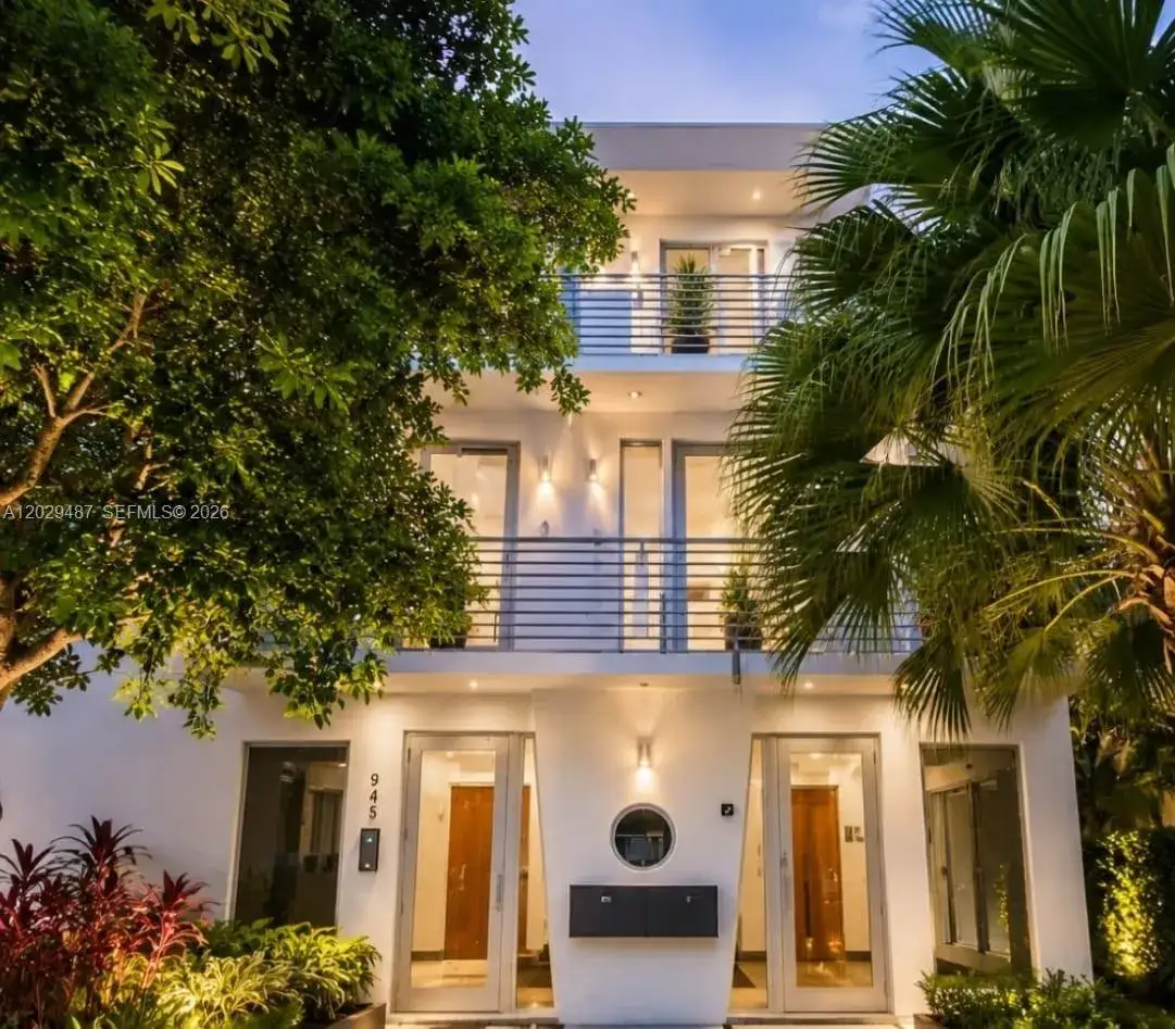 2 bedroom 2 bath Residential for sale at 945 Michigan Ave # 5, Miami Beach FL 33139
